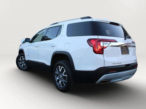 Used 2023 GMC Acadia SLT image 3