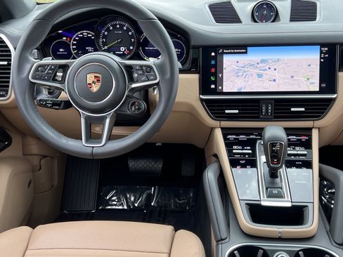 Certified 2023 Porsche Cayenne Platinum Edition image 14
