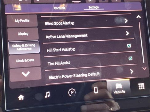 New 2025 Jeep Grand Cherokee Altitude image 11