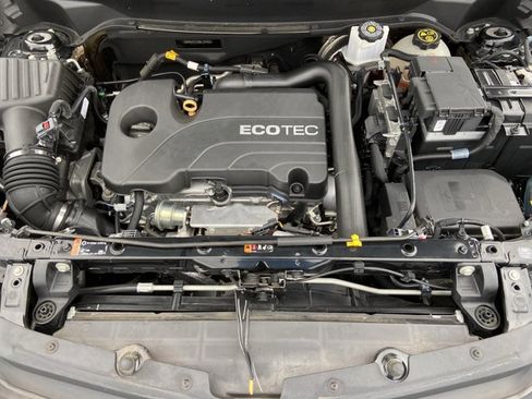 Used 2021 Chevrolet Equinox LT FWD image 27