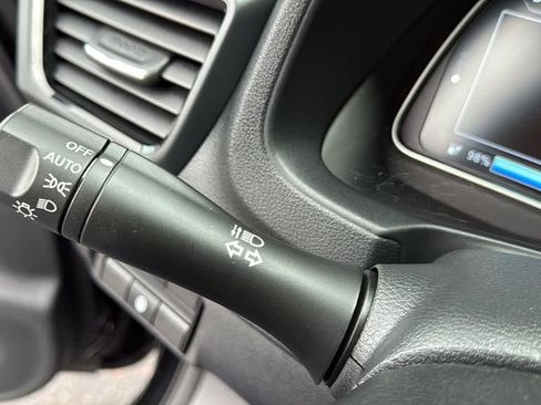 Certified 2022 Nissan Leaf S image 25