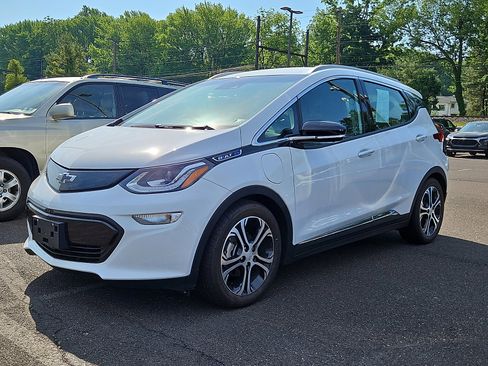 Used 2019 Chevrolet Bolt Premier w/ Infotainment Package FWD image 3