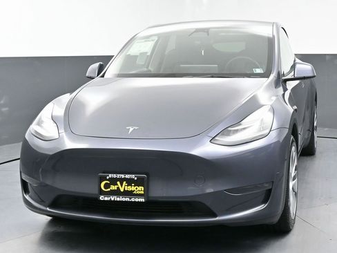 Used 2023 Tesla Model Y Long Range image 4