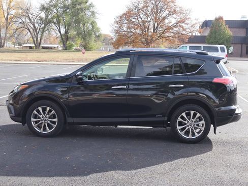 Used 2017 Toyota RAV4 Limited image 9