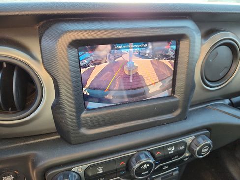 Used 2021 Jeep Wrangler Unlimited Sport image 18