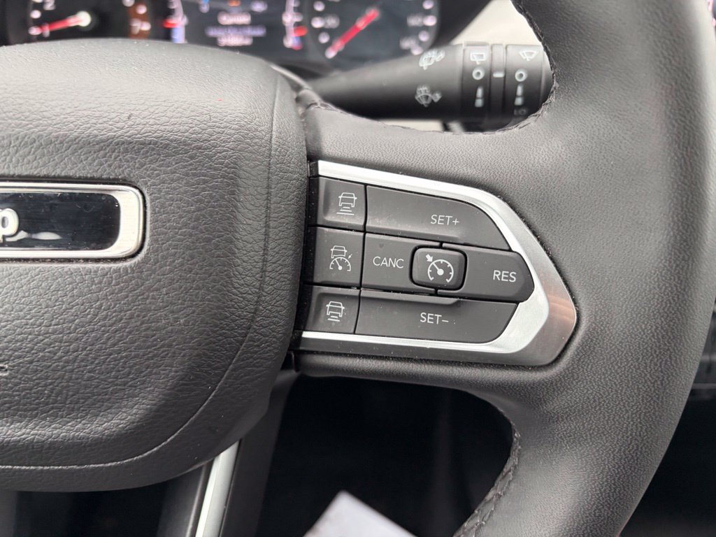 Certified 2025 Jeep Compass Limited AWD/4WD image 24
