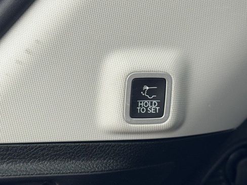 Certified 2023 Jeep Grand Cherokee Limited w/ Luxury Tech Group II image 37