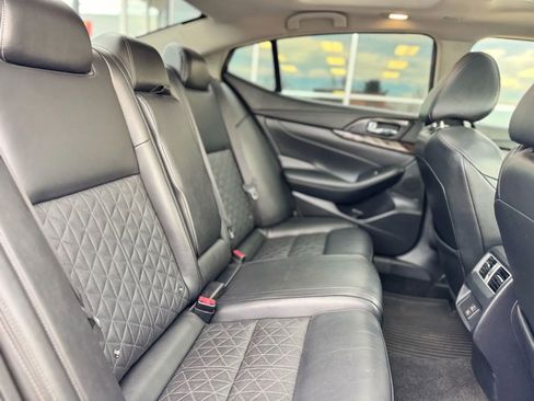 Used 2018 Nissan Maxima Platinum image 18