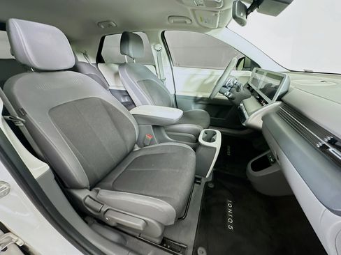 Used 2024 Hyundai Ioniq 5 SEL RWD image 31