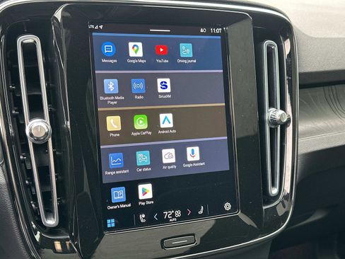 Certified 2023 Volvo C40 P8 Recharge Ultimate image 11