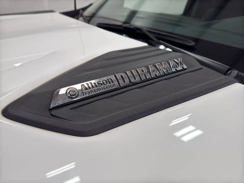 Used 2024 Chevrolet Silverado 2500 LTZ w/ LTZ Plus Package image 10