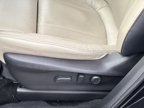 Used 2022 Subaru Ascent Limited image 14