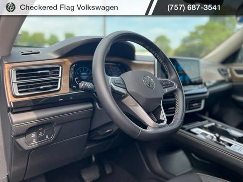 Used 2026 Volkswagen Atlas SE AWD/4WD image 17