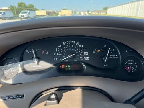 Used 2001 Buick Century Custom w/ Premium Pkg FWD image 19