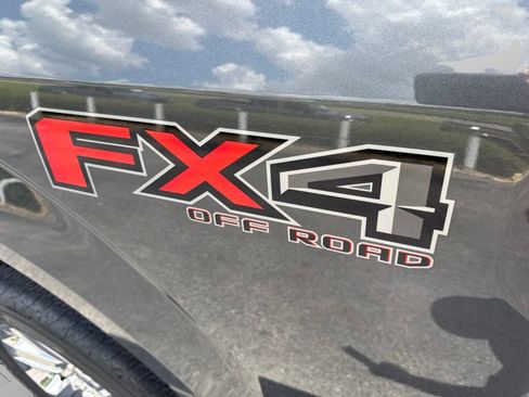 Used 2020 Ford F150 XLT w/ Equipment Group 302A Luxury AWD/4WD image 40