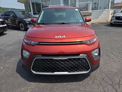 Used 2022 Kia Soul LX FWD image 2