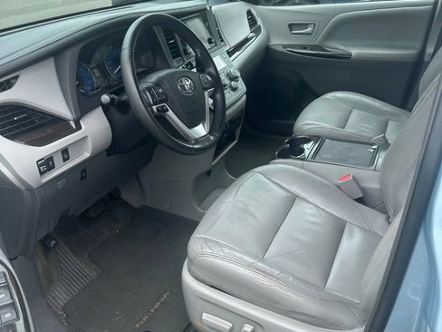 Used 2015 Toyota Sienna XLE FWD image 15