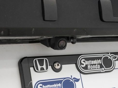 Used 2023 Honda Pilot Touring image 9