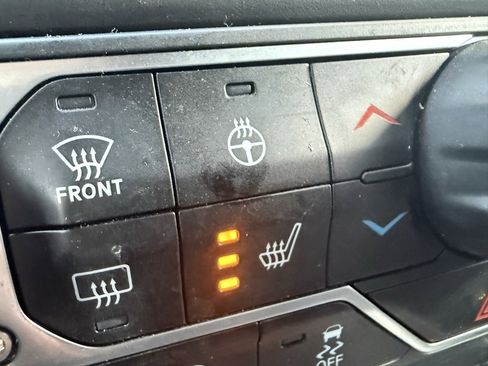 Used 2023 Jeep Gladiator Overland image 11