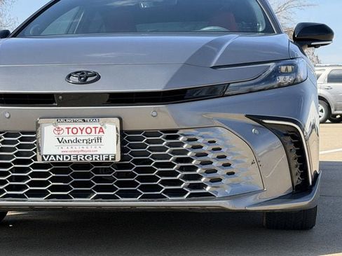 Used 2025 Toyota Camry XSE w/ Premium Plus Package image 9