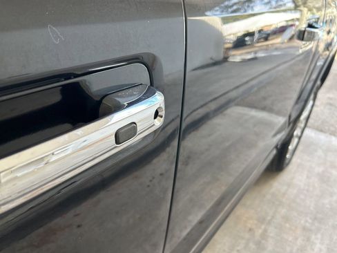 Used 2015 Ford F150 Platinum w/ Equipment Group 701A Luxury image 19