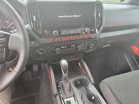 Used 2025 Nissan Frontier PRO-4X w/ Interior Protection Package AWD/4WD image 9