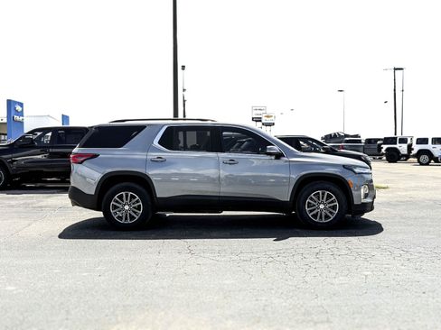 Used 2023 Chevrolet Traverse LT w/ Rear Camera Mirror Package AWD/4WD image 8