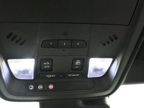 Used 2019 Cadillac XT4 Premium Luxury AWD/4WD image 23