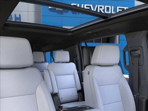 New 2026 Chevrolet Suburban Premier AWD/4WD image 26
