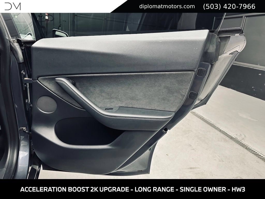 Used 2021 Tesla Model Y Long Range AWD/4WD image 29