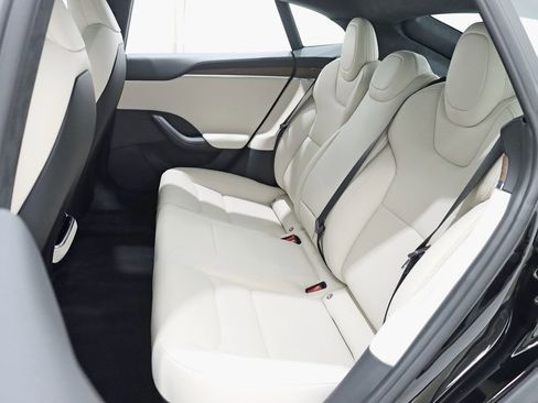 Used 2022 Tesla Model S image 30