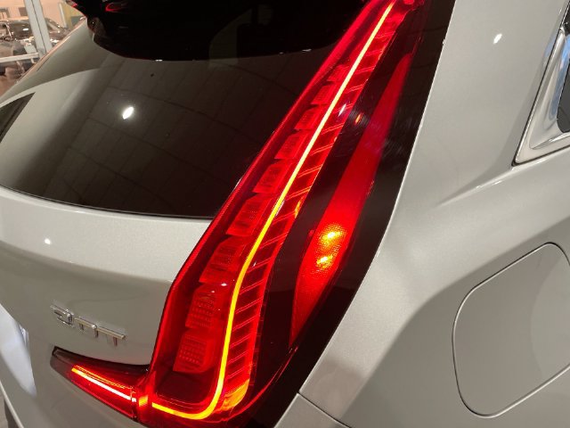 Used 2019 Cadillac XT4 Premium Luxury w/ Enhanced Visibility Package AWD/4WD image 13