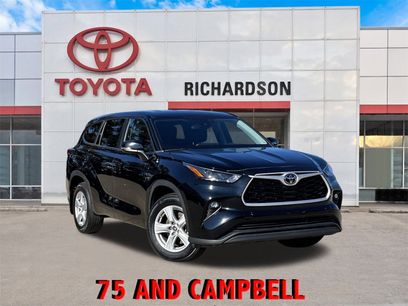 Used 2024 Toyota Highlander LE