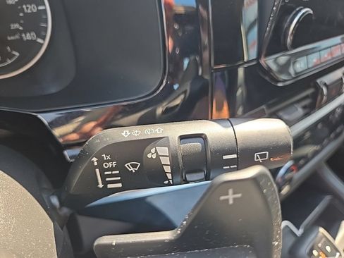 Used 2023 Nissan Pathfinder SL w/ SL Premium Package AWD/4WD image 47