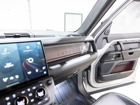 Used 2026 Land Rover Defender 110 OCTA image 50