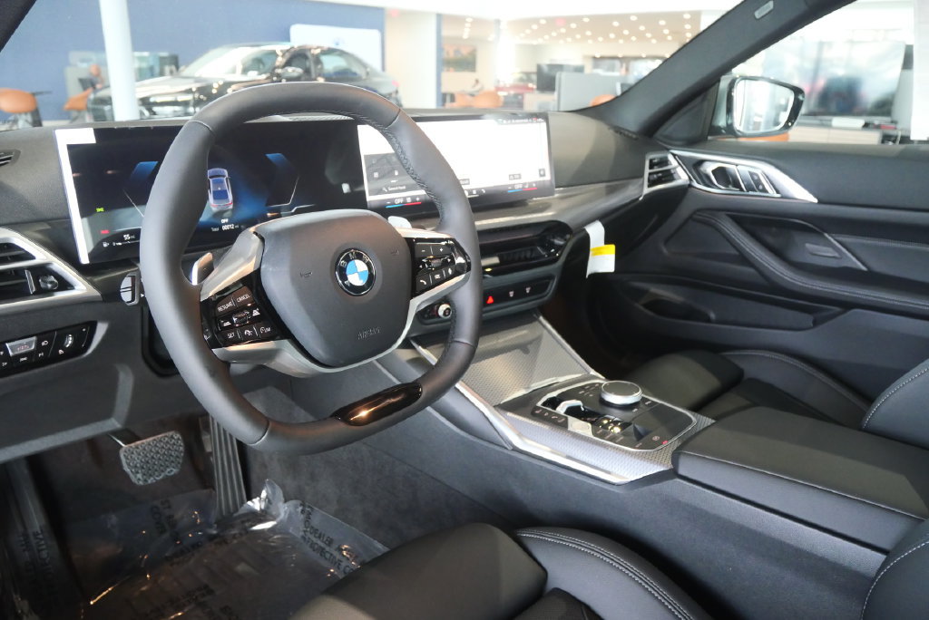 Used 2026 BMW 430i Coupe w/ Parking Assistance Package RWD image 13