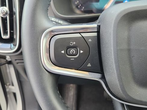 Certified 2025 Volvo XC60 B5 Core AWD/4WD image 27