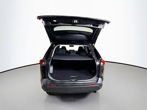 Used 2021 Toyota RAV4 LE w/ Carpet Mat Package (TMS) FWD image 22