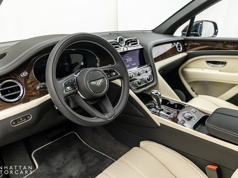 Used 2024 Bentley Bentayga Extended Wheelbase image 13