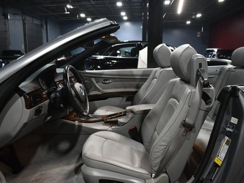 Used 2008 BMW 335i Convertible w/ Cold Weather Pkg image 17