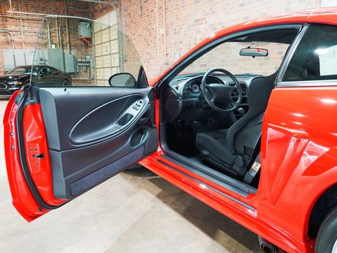 Used 2000 Ford Mustang Cobra RWD image 39
