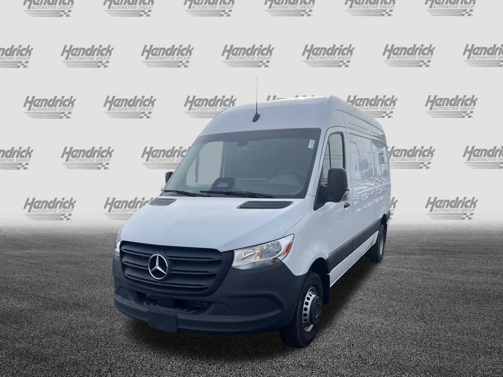 Used 2025 Mercedes-Benz Sprinter 3500 image 5