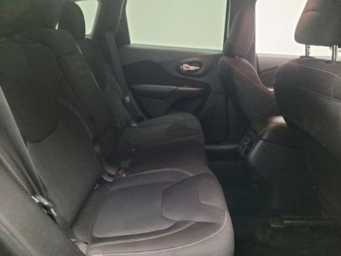 Used 2015 Jeep Cherokee Latitude w/ Trailer Tow Group image 19