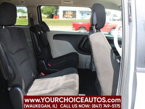 Used 2015 Dodge Grand Caravan SXT w/ UConnect Hands-Free Group image 16