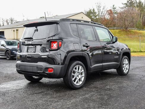 Certified 2022 Jeep Renegade Latitude image 3