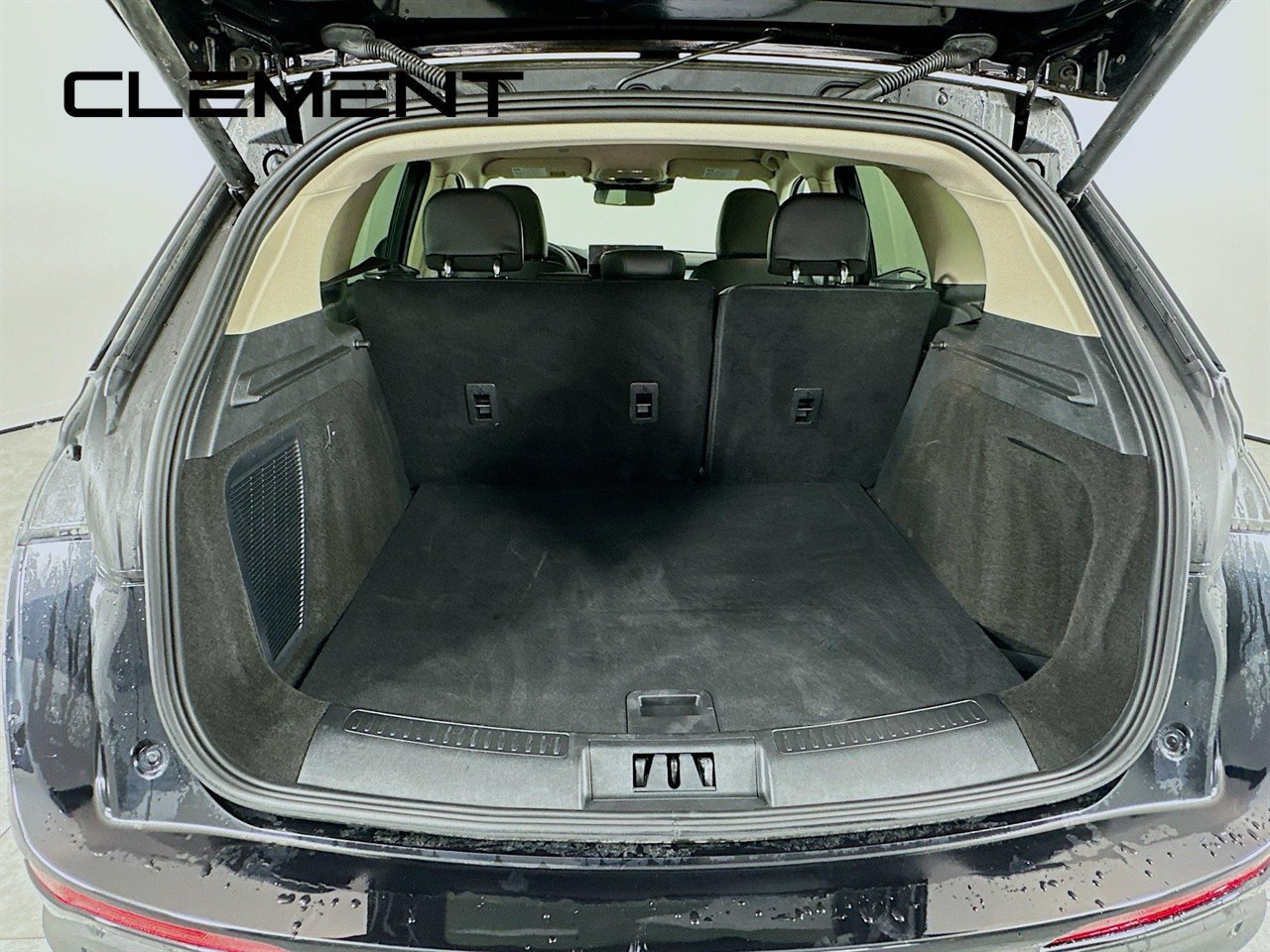 Used 2025 Lincoln Corsair AWD image 11