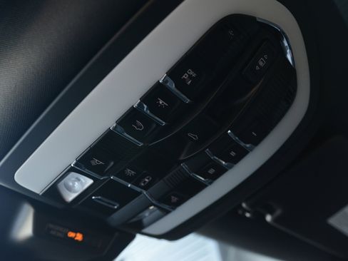 Certified 2026 Porsche Macan AWD/4WD image 24