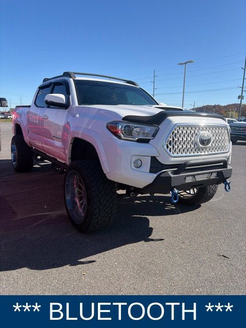 Used 2019 Toyota Tacoma TRD Sport AWD/4WD image 2