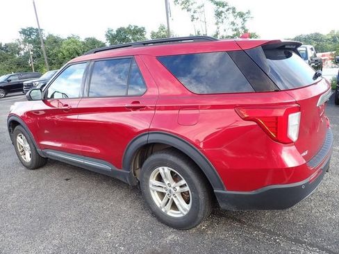 Used 2020 Ford Explorer XLT w/ Equipment Group 202A AWD/4WD image 4