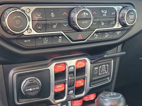 Used 2021 Jeep Wrangler Unlimited Rubicon image 36